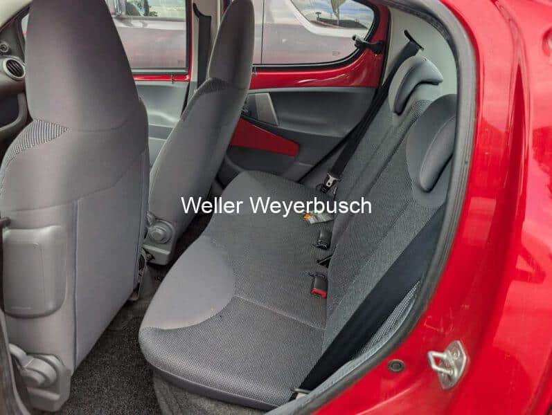 Peugeot 107 Rot (1)