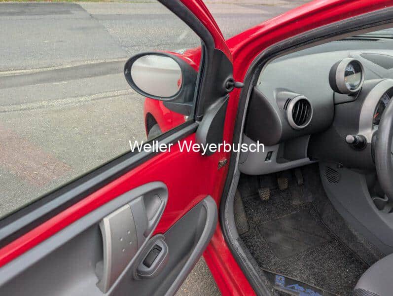 Peugeot 107 Rot (3)